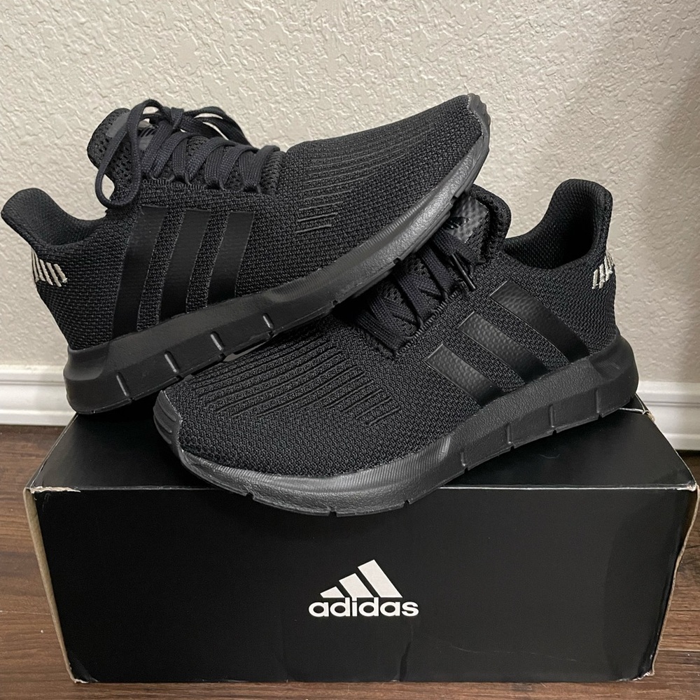 Adidas Originals Women's Swift Running Shoe, Black Women’s Size 7